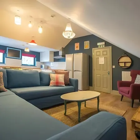 Mary Morris House Cozy Budget With Shared Washroom * Leeds (West Yorkshire)