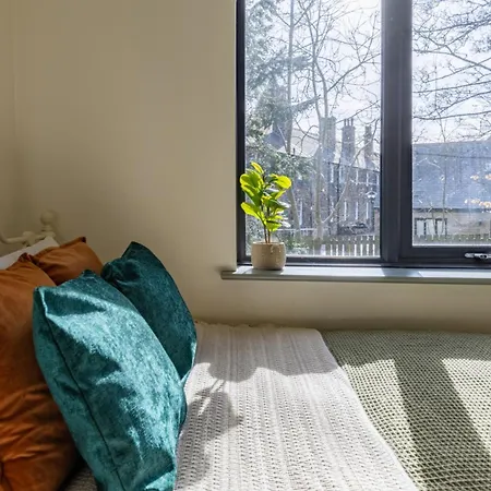 Bronze With Shared Bathroom, Centre - Mary Morris For Students And Young Professionals Apartment Leeds (West Yorkshire)