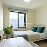 Mary Morris House Cozy Budget With Shared Washroom Leeds (West Yorkshire)